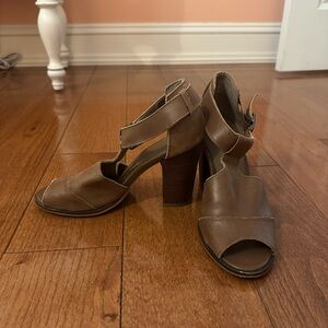 Elegant Brown Women's Heeled Sandals